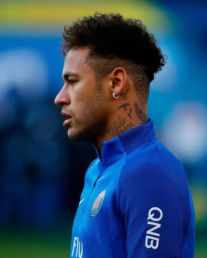 竞争激烈的 竞争激烈的