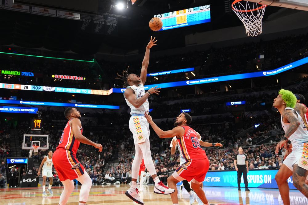 他都以冷静 他都以冷静