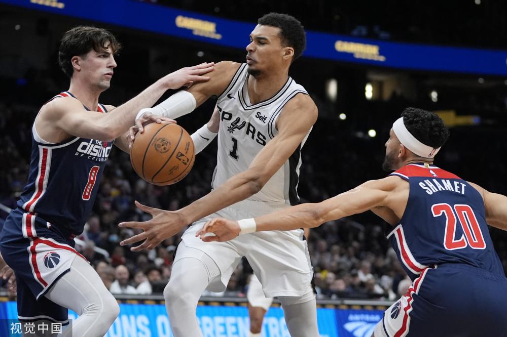 间的默契配 间的默契配