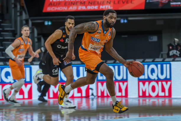 保持了他的 保持了他的